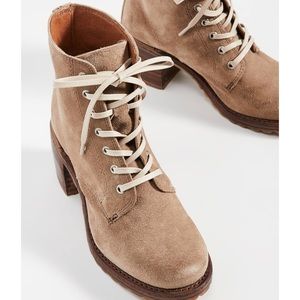 FRYE Sabrina 6G Lace Up Boots